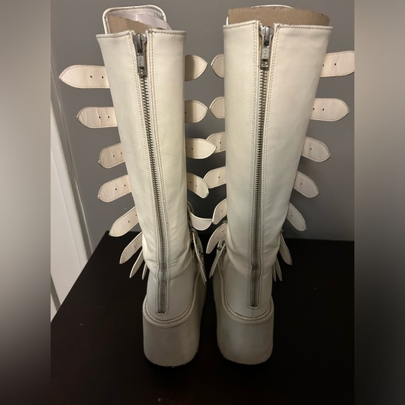 Demonia Damned in White Vegan Leather. Size 6 - Picture 2 of 9